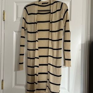 NWOT size small, Doe & Rae light weight long cardigan.